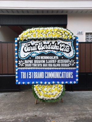 Papan Bunga Duka di Assue
